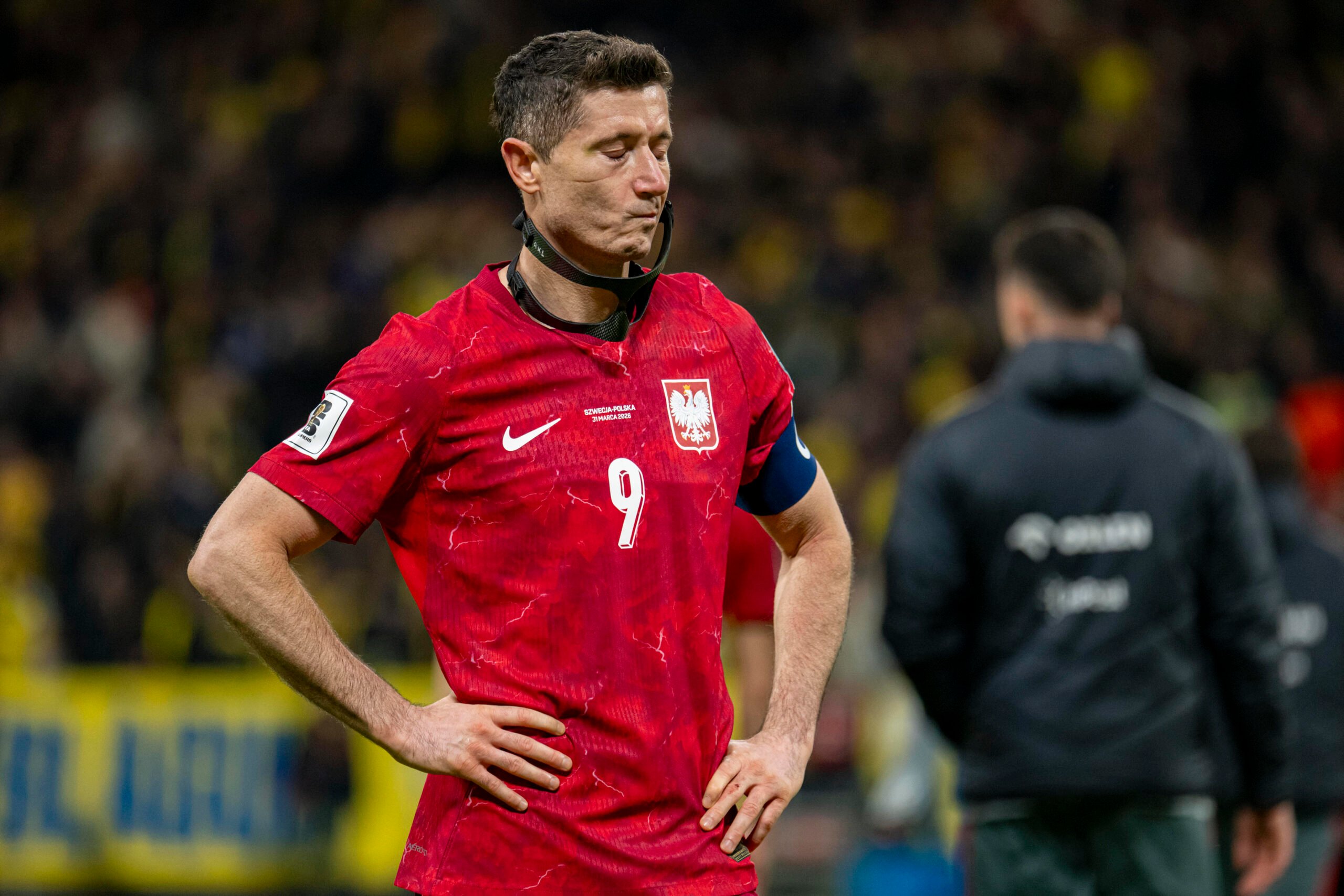 莱万：足球是一项充满失误的运动，但有时也并不公平